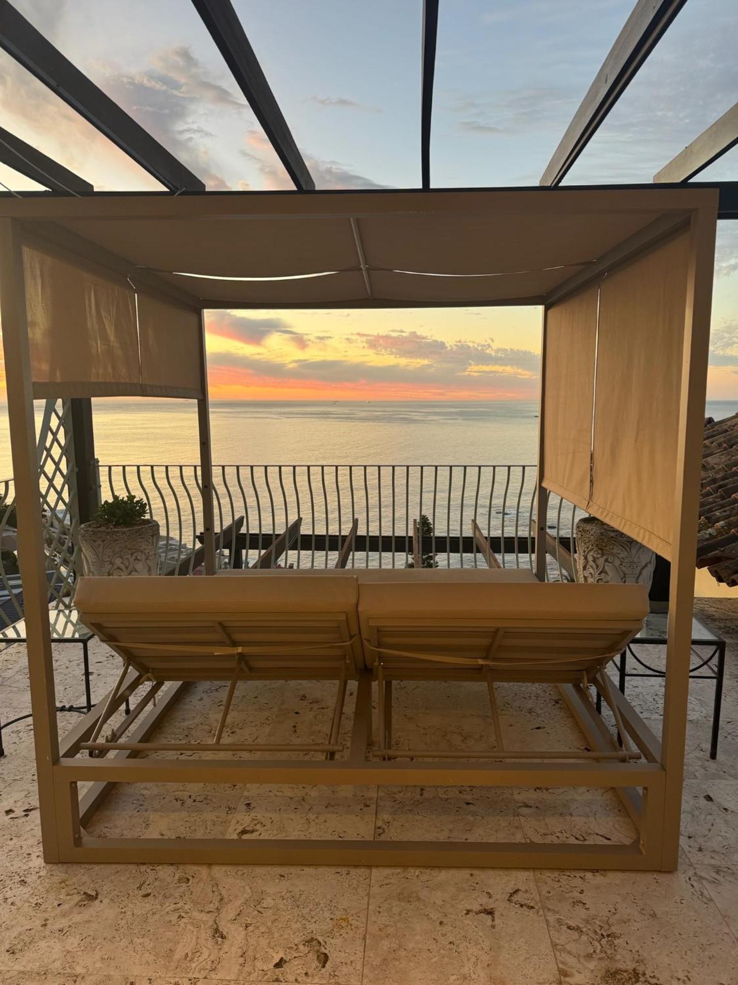 Villa Del Mar: Luxurious Sea View Suite in Bantry Bay Cape Town Exterior photo